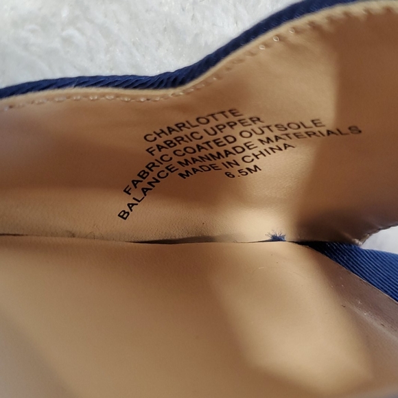 CROWN & IVY Blue Slides Shoes size 6.5 M EUC - Picture 5 of 6